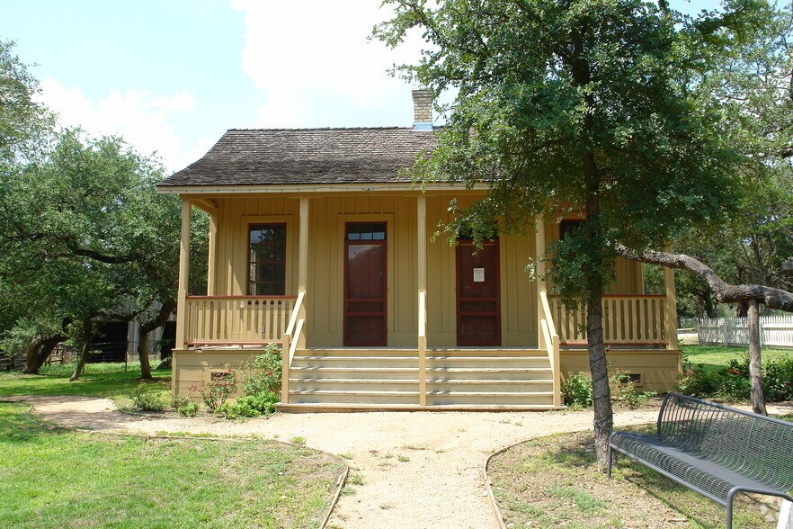 More Photos Of 18771 FM 2252, San Antonio Freestanding For Sale
