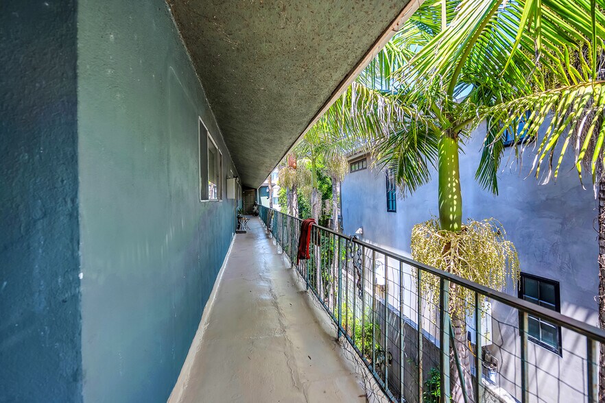 More Photos Of 614 6th Ave, Venice Apartments For Sale