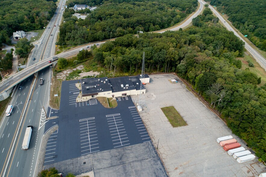 More Photos Of 1320 Eddie Dowling Hwy, Lincoln Showroom For Sale