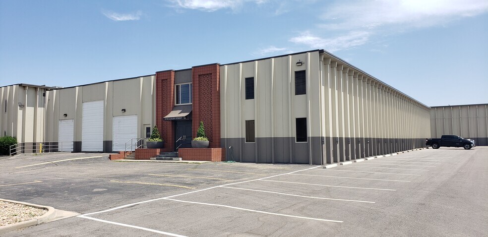 More Photos Of 5740 Logan St, Denver Warehouse For Lease