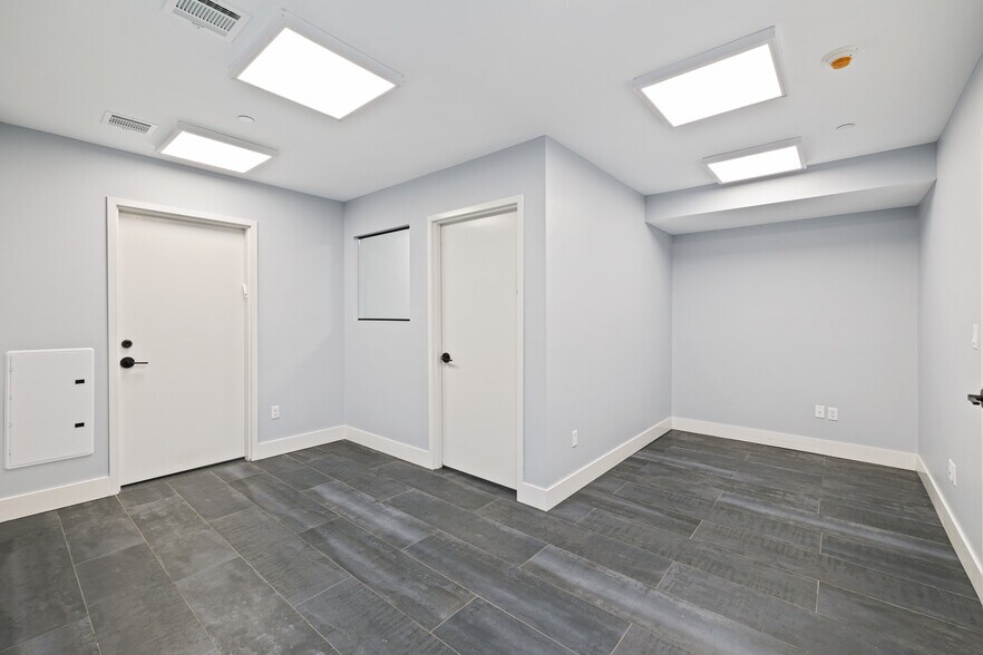 More Photos Of 1 N Madison Ave, Spring Valley Office For Lease