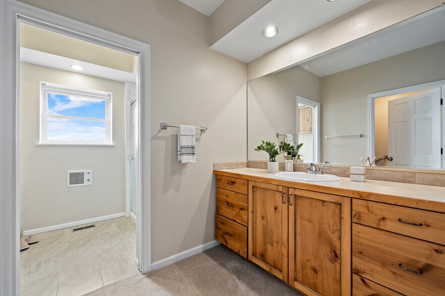 More Photos Of 7690 Carlson Ct, Fort Collins Warehouse For Sale