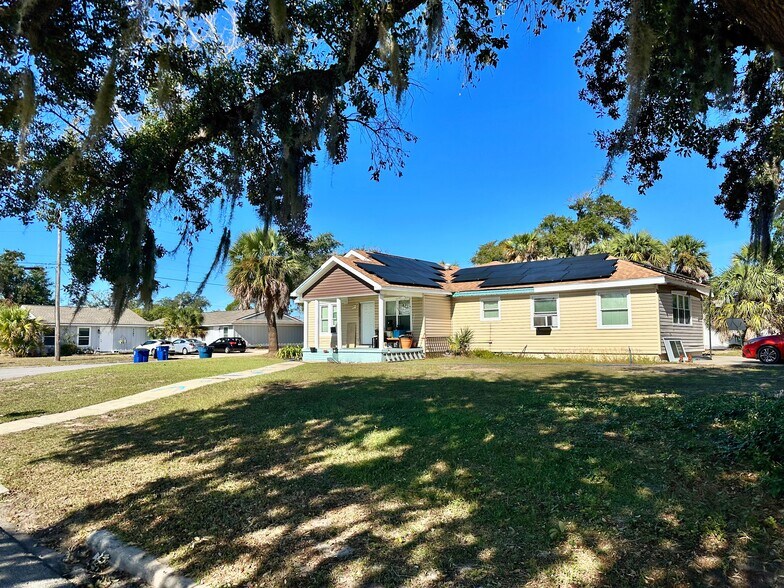 Primary Photo Of 2810 W 15th St, Panama City Dormitory For Sale