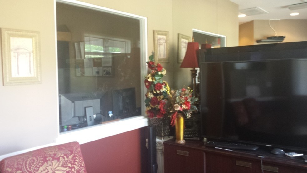 More Photos Of 15 Third St, New City Office For Sale