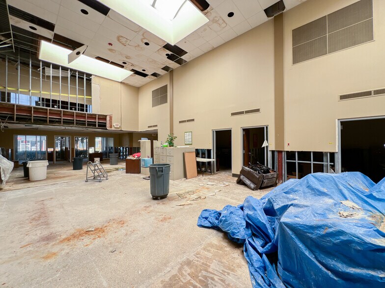 More Photos Of 801 Barrow St, Houma Office For Sale