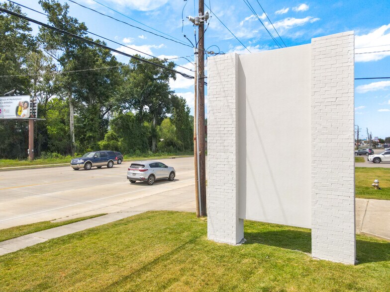 More Photos Of 5917 Jones Creek Rd, Baton Rouge Office For Sale