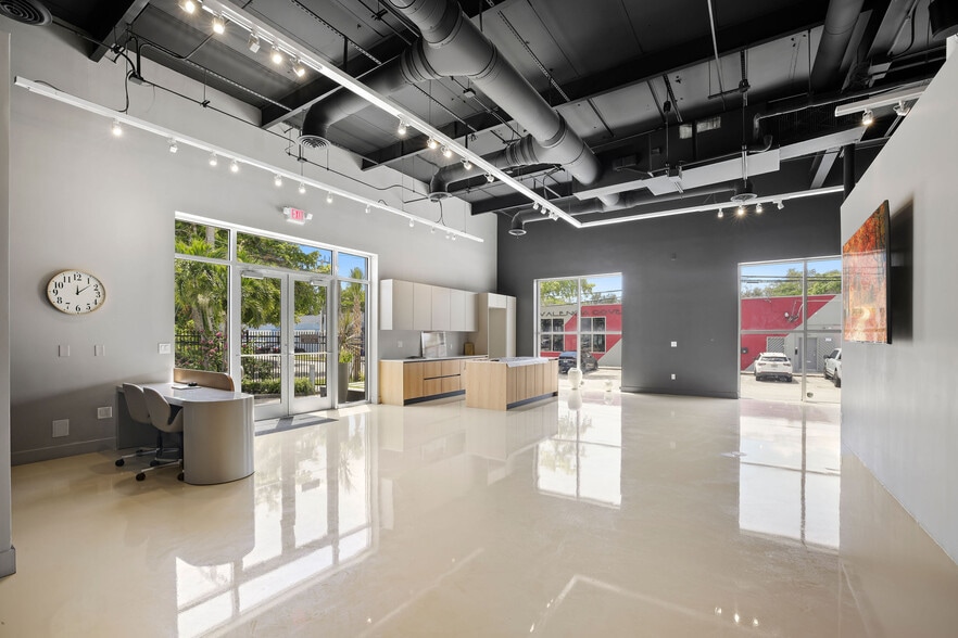 More Photos Of 275 NE 59th St, Miami Flex For Lease