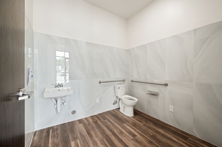 More Photos Of 1360 N Kimball Ave, Southlake Medical For Lease