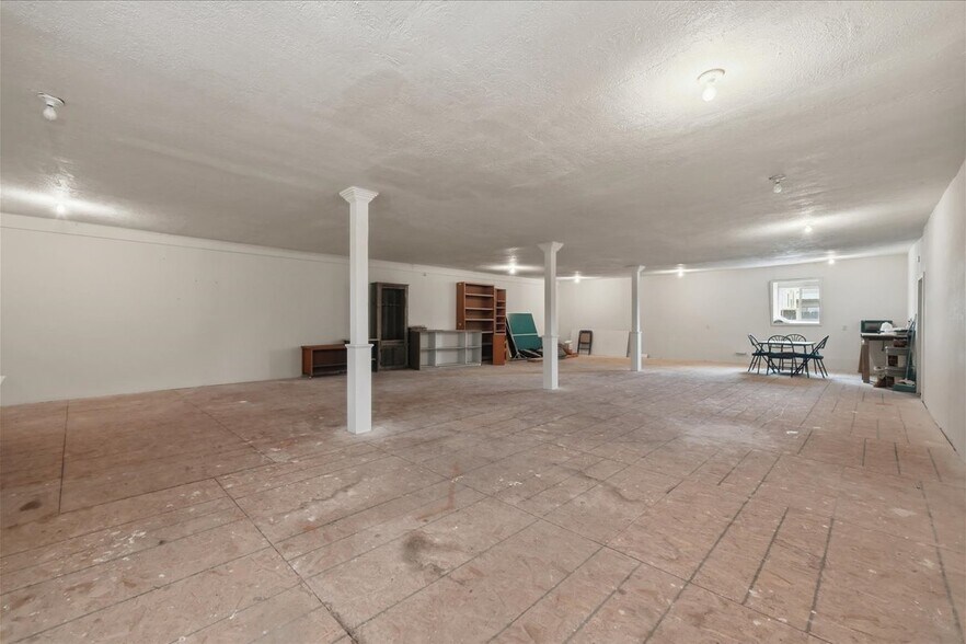 More Photos Of 437 SW 3rd St, Fruitland Freestanding For Sale