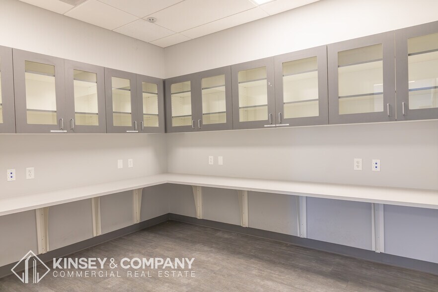 More Photos Of 3247 S Lincoln St, Englewood Medical For Lease