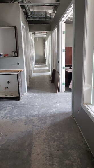 More Photos Of 8800 Venture Av SE, Calgary Warehouse For Sale