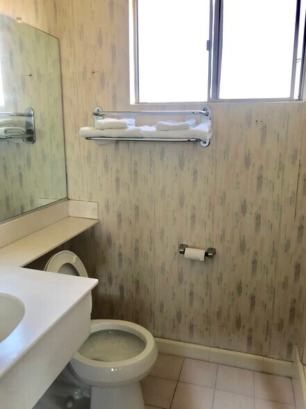 More Photos Of 1214 E Route 66 Blvd, Tucumcari Hotel For Sale