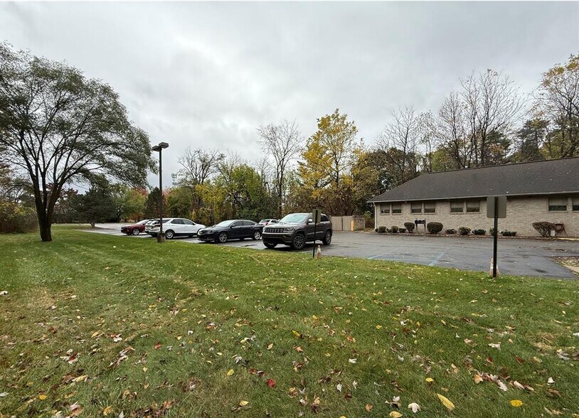More Photos Of 3380 Beecher Rd, Flint Medical For Lease