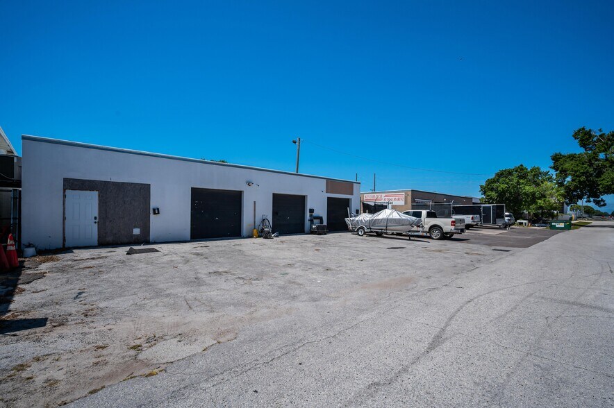 More Photos Of 3580 66th Ave N, Pinellas Park Warehouse For Sale