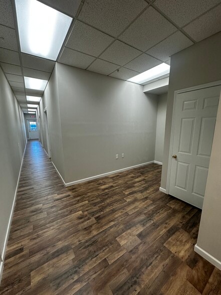 More Photos Of 3044 Sheppard of the Hills Expy, Branson Unknown For Lease