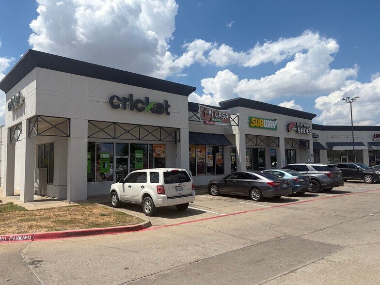 More Photos Of 1515 N Cockrell Hill Rd, Dallas Restaurant For Lease