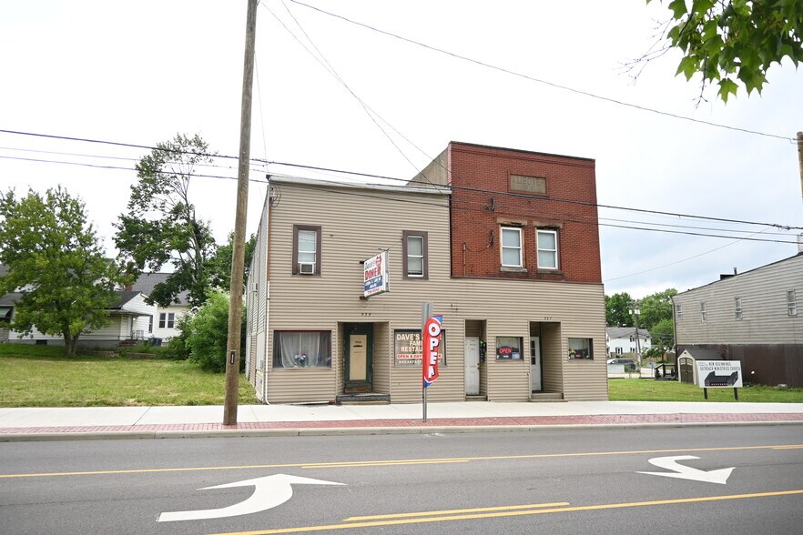 Primary Photo Of 937 W Wooster Rd, Barberton Storefront Retail Residential For Sale