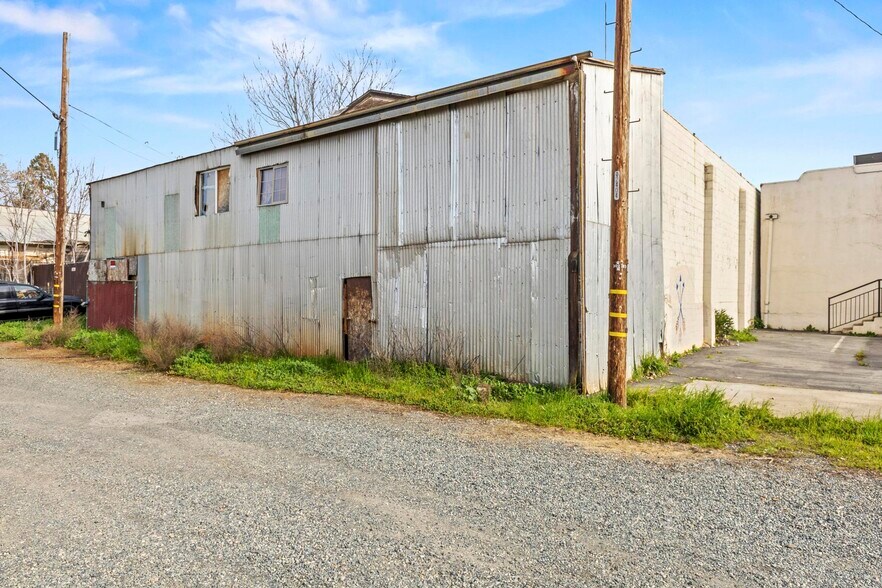 More Photos Of 2980 Myers St, Oroville General Retail For Sale