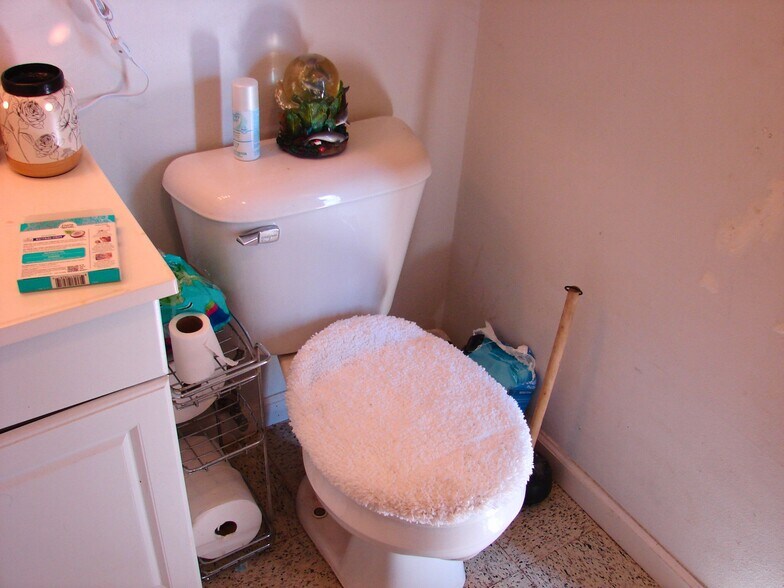 More Photos Of 111 N Poplar St, Mount Olive Apartments For Sale