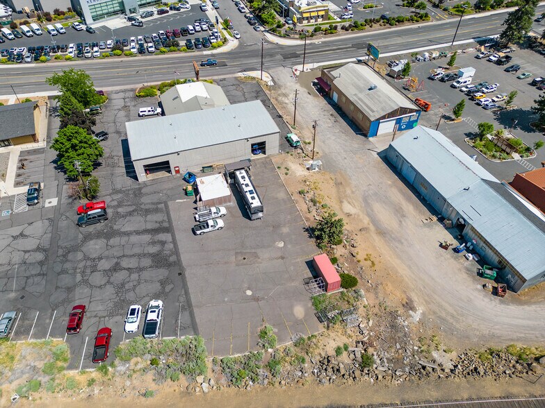 More Photos Of 2115 NE 3rd St, Bend Auto Repair For Sale