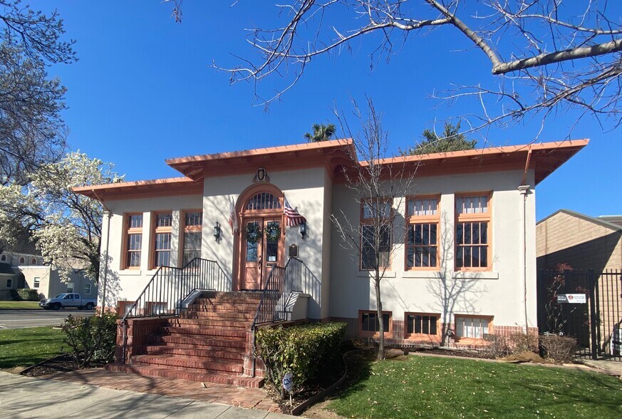 More Photos Of 355 W Las Palmas Ave, Patterson Office Residential For Sale