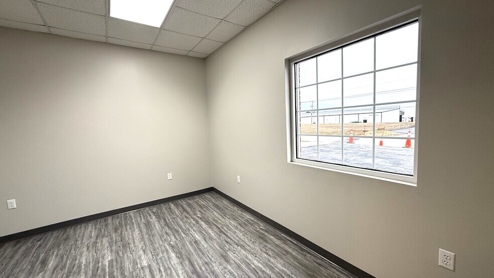 More Photos Of 154 W Park Ct, Talbott Industrial For Lease