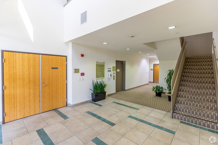 More Photos Of 3548 Seagate Way, Oceanside Office For Lease
