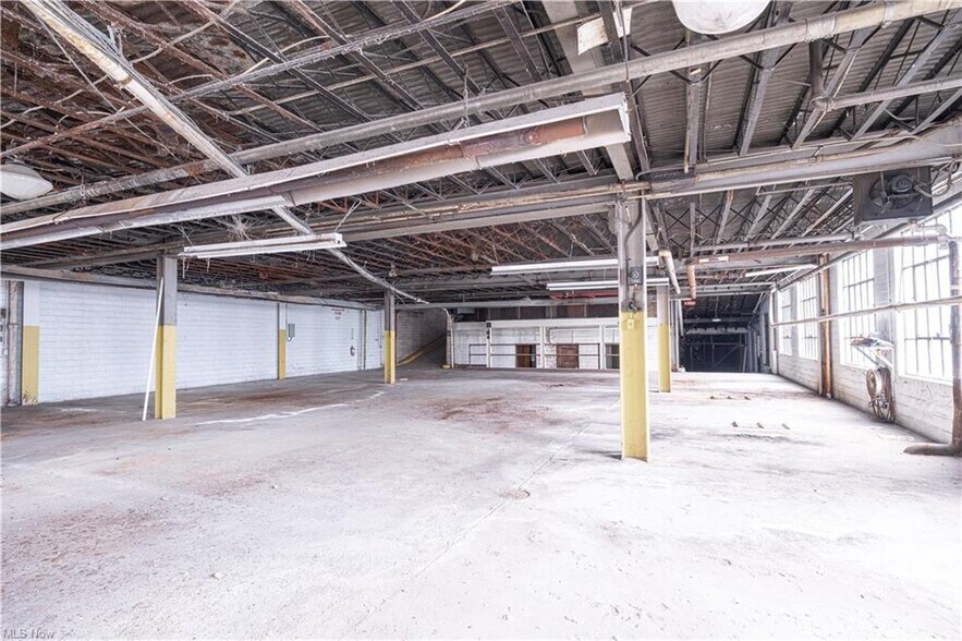 More Photos Of 1439 Sunset Blvd, Steubenville Light Manufacturing For Sale