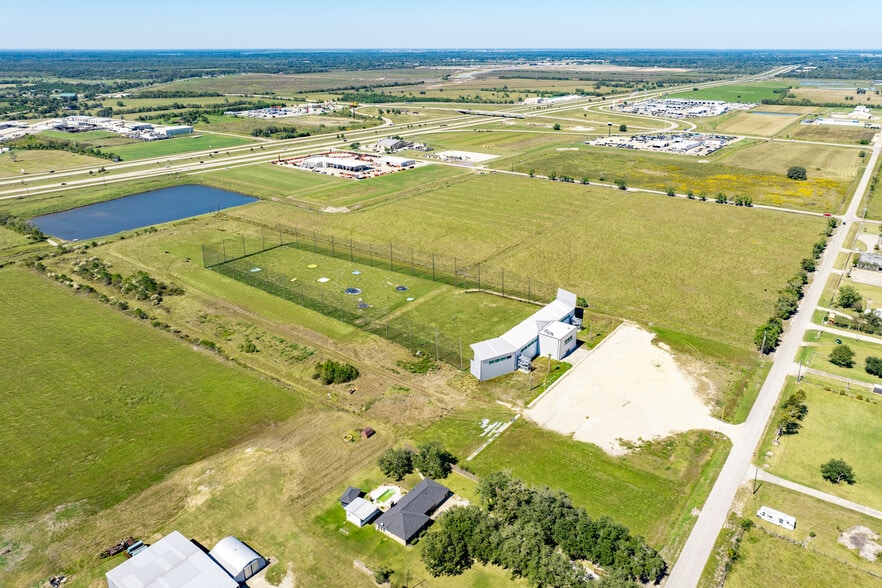 More Photos Of 855 County Road 340, Angleton Golf Course Driving Range For Sale