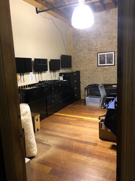 More Photos Of 160 N Franklin St, Chicago Office For Lease