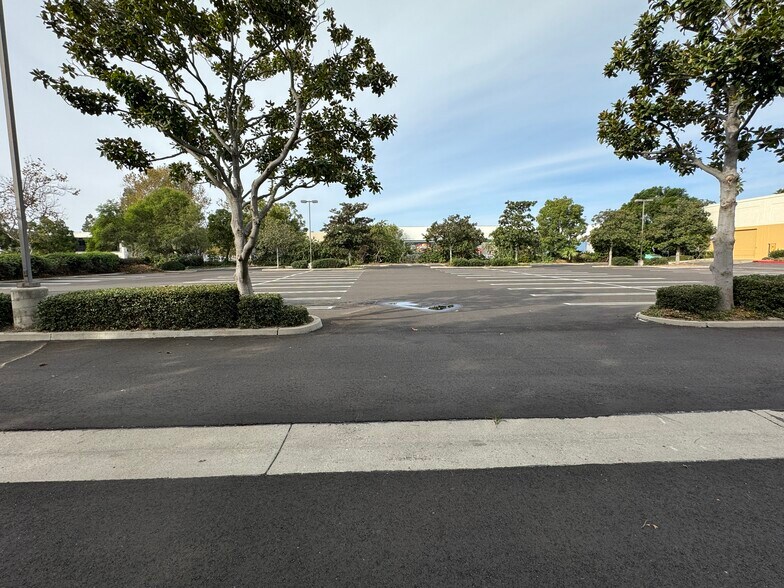 More Photos Of 809 Calle Plano, Camarillo Manufacturing For Sale