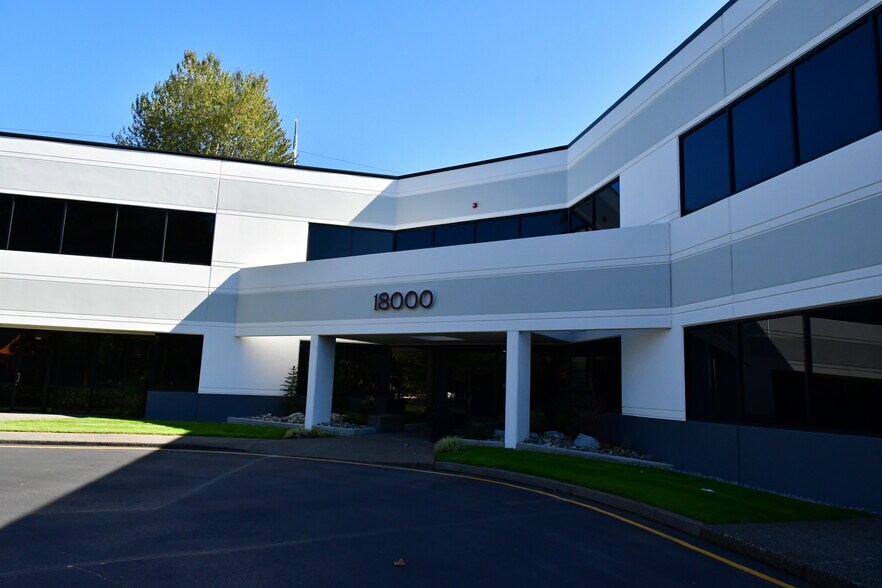 More Photos Of 18000-18064 72nd Ave, Kent Flex For Lease