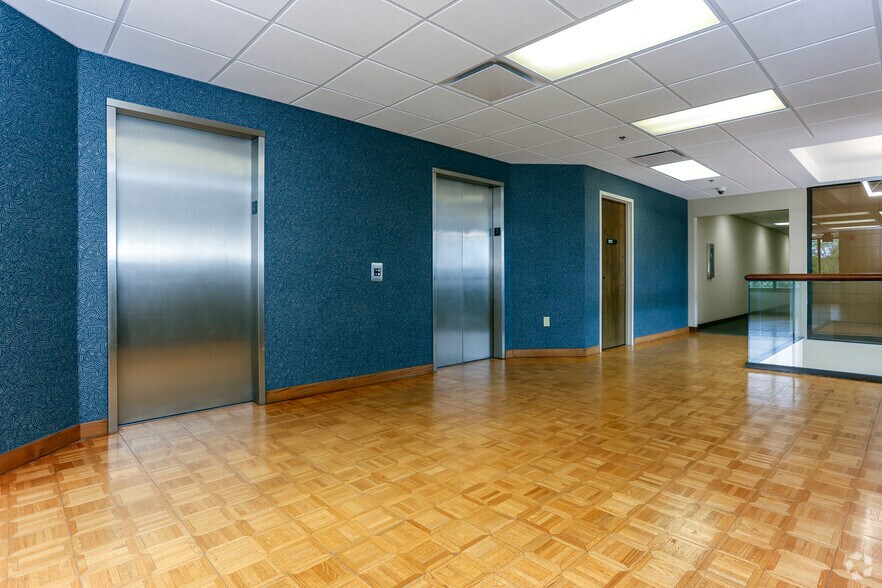 More Photos Of 3301 Golden Rd, Tyler Office For Lease