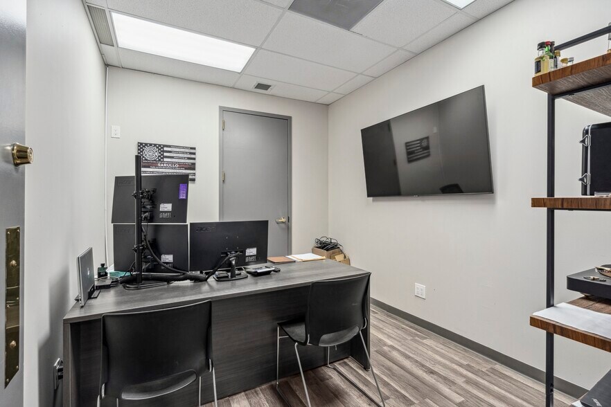 More Photos Of 200 Mineral Springs Rd, Rockaway Medical For Sale
