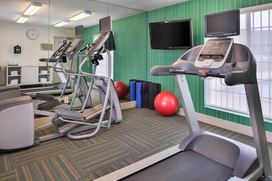 More Photos Of 4525 Howard Rd, Westley Hotel For Sale