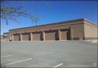 More Photos Of 4215 W Fortune Dr, Anthem Showroom For Sale