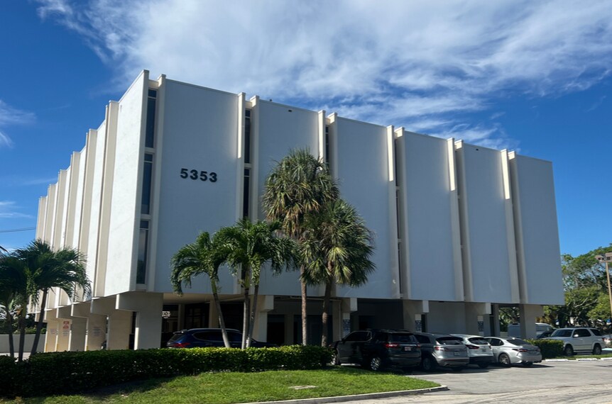 Primary Photo Of 5353 N Federal Hwy, Fort Lauderdale Medical For Lease