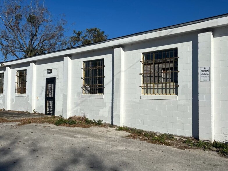 Primary Photo Of 1024 S Main St, Gainesville Warehouse For Lease