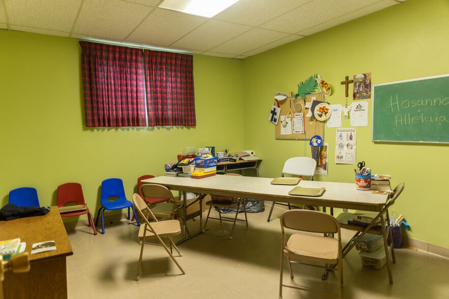 More Photos Of 381 H St, Hampton Religious Facility For Sale