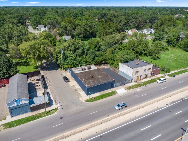 More Photos Of 8411 Southfield Fwy, Detroit Auto Dealership For Sale