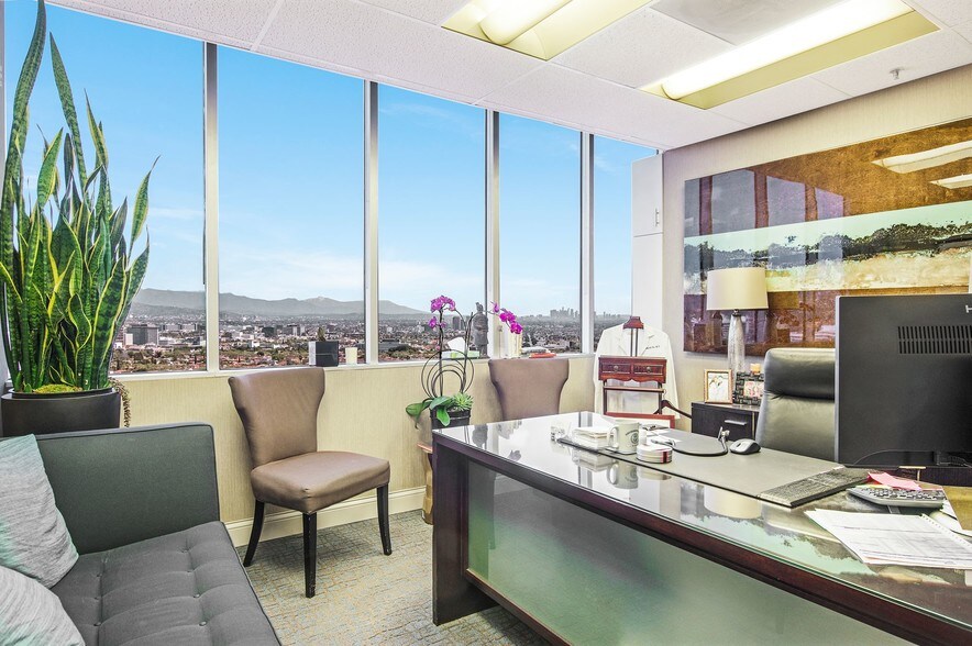 More Photos Of 2080 Century Park E, Los Angeles Medical For Lease