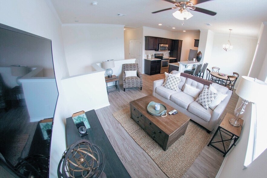 More Photos Of 2888 Nash St, Bryan Apartments For Sale