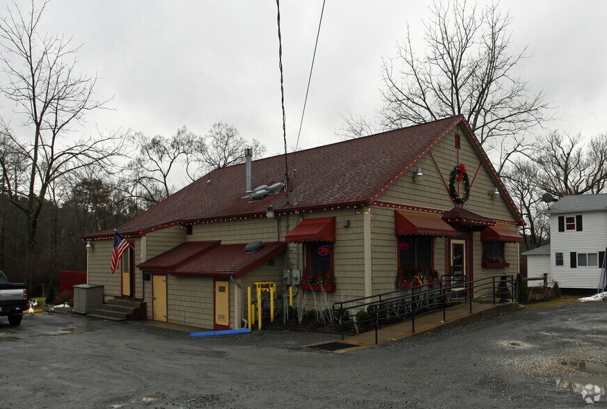 More Photos Of 1111 W Main St, Riverhead Restaurant For Sale