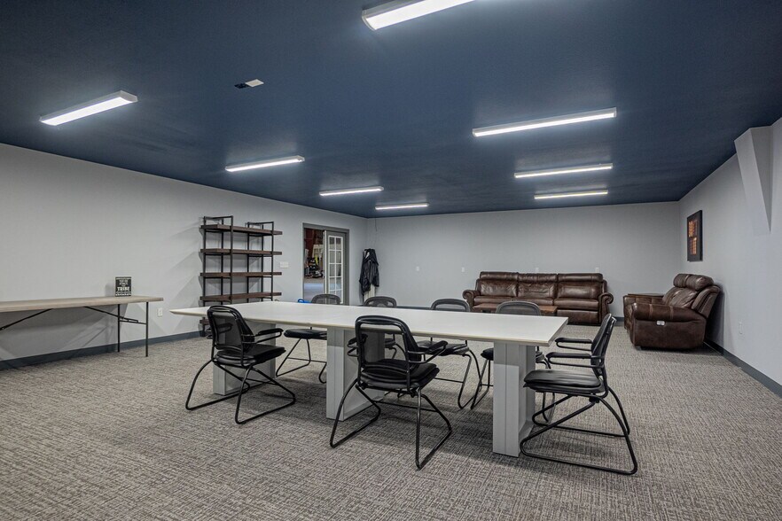 More Photos Of 3500 Confederate Rd, El Paso Warehouse For Sale