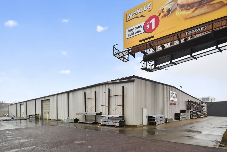 More Photos Of 2605 & 2609 S Carolyn Ave, Sioux Falls Industrial For Lease