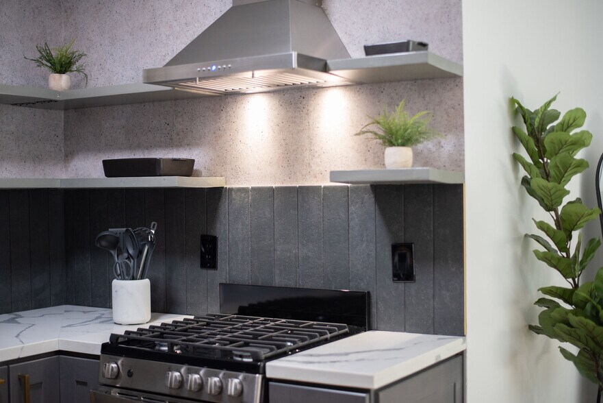 More Photos Of 306 Loch Leven Rd, Lake Arrowhead Hotel For Sale