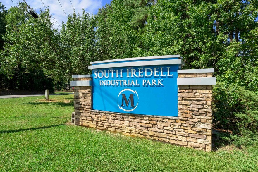 More Photos Of 152 S Iredell Industrial Park Rd, Mooresville Light Manufacturing For Lease
