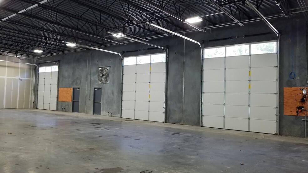 More Photos Of 3605 Latrobe Dr, Charlotte Warehouse For Lease