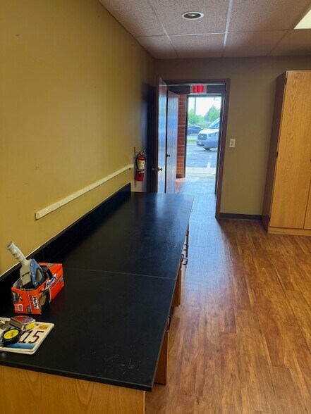 More Photos Of 28835 N Herky Dr, Lake Bluff Warehouse For Sale