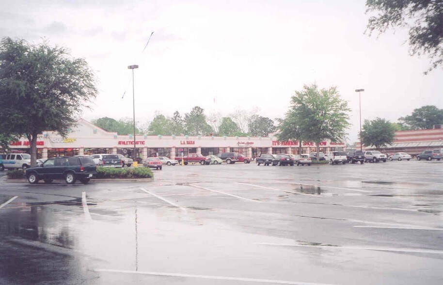 Primary Photo Of 1200-1320 S Madison Ave, Douglas Storefront For Lease